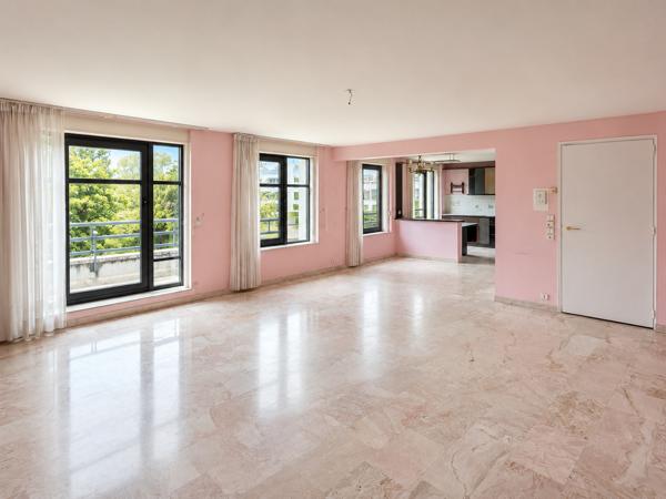 Appartement
         4 pièces
        - 108 m² 379 000 € *