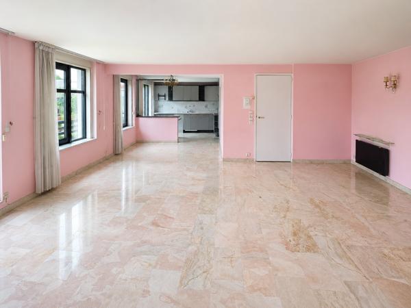 Appartement
         4 pièces
        - 108 m² 379 000 € *