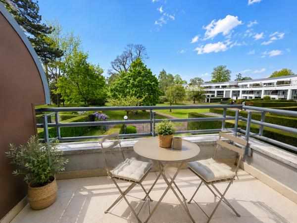 Appartement
         4 pièces
        - 108 m² 379 000 € *
