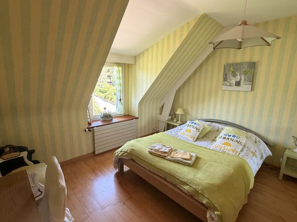 Maison de caractère avec vue sur le Golfe du Morbihan – Accès direct mer – Grand terrain