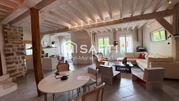 Maison de ville rénovée – Atypique & fort potentiel – 200 m²