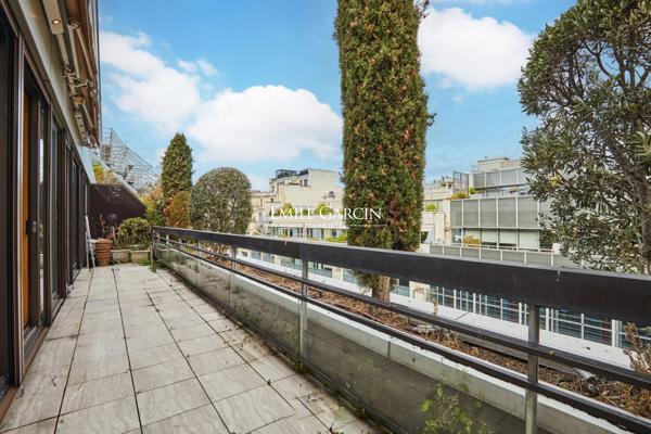 À vendre - Appartement -  Paris 75008 - Champs Elysées- Terrasse
