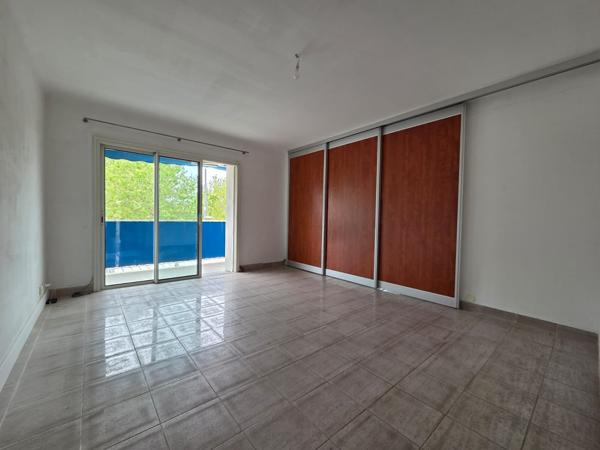 Appartement
         3 pièces
        - 61 m² Exclusivité 325 000 € *