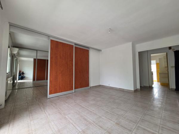Appartement
         3 pièces
        - 61 m² Exclusivité 325 000 € *