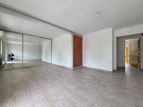 Appartement
         3 pièces
        - 61 m² Exclusivité 325 000 € *
