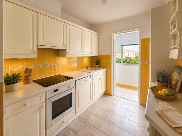 Appartement
         3 pièces
        - 61 m² Exclusivité 325 000 € *
