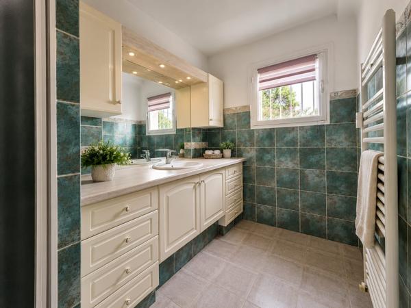 Appartement
         3 pièces
        - 61 m² Exclusivité 325 000 € *