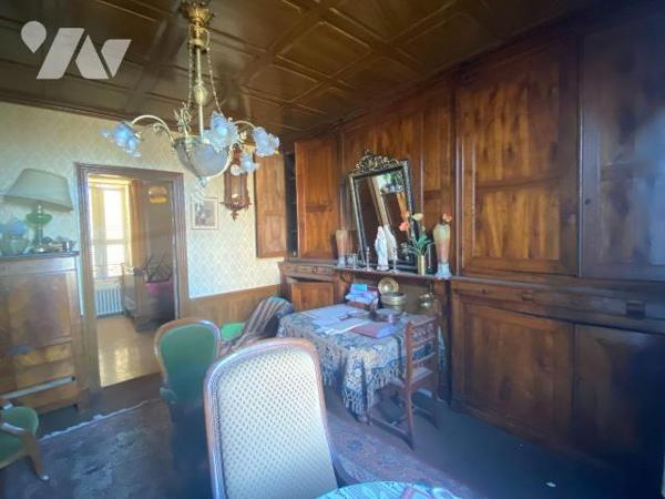 A vendre à Saint-Bonnet-de-Salers (CANTAL) un maison auvergnate traditionnelle, construite en p...