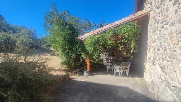 Saint-Romain-de-Lerps (07130) Grande maison en pierres avec grange vue exceptionnelle