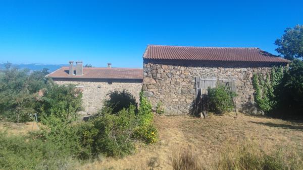 Saint-Romain-de-Lerps (07130) Grande maison en pierres avec grange vue exceptionnelle