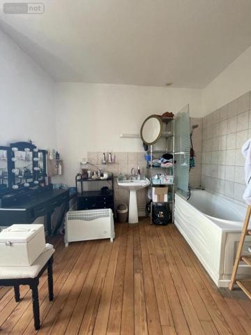 Immeuble à vendre à Montfort-le-Gesnois dans la Sarthe (72450), ref : 72033-281