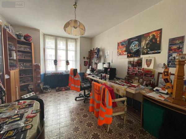 Immeuble à vendre à Montfort-le-Gesnois dans la Sarthe (72450), ref : 72033-281