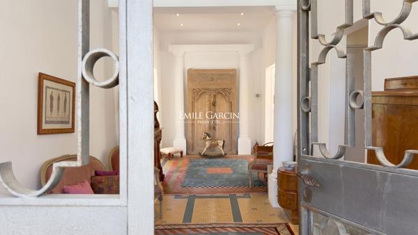 A vendre - Propriété avec piscine | Domaine privé | 674 m² habitables | Terrain 2 418 m²  - Marseille 12ème (13012)