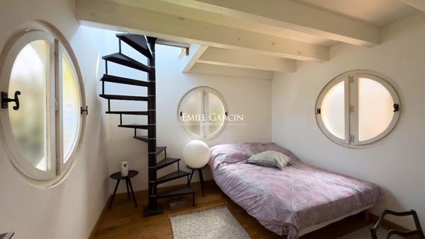 A vendre - Propriété avec piscine | Domaine privé | 674 m² habitables | Terrain 2 418 m²  - Marseille 12ème (13012)