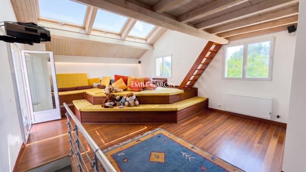 A vendre - Propriété avec piscine | Domaine privé | 674 m² habitables | Terrain 2 418 m²  - Marseille 12ème (13012)