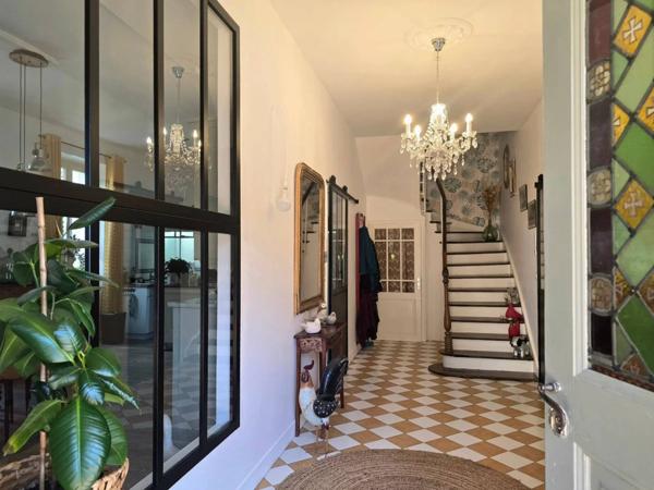 Moulin rénové avec goût et ses jolis volumes