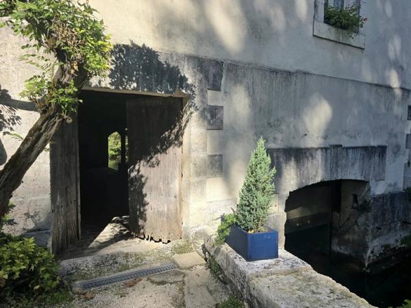 Moulin rénové avec goût et ses jolis volumes