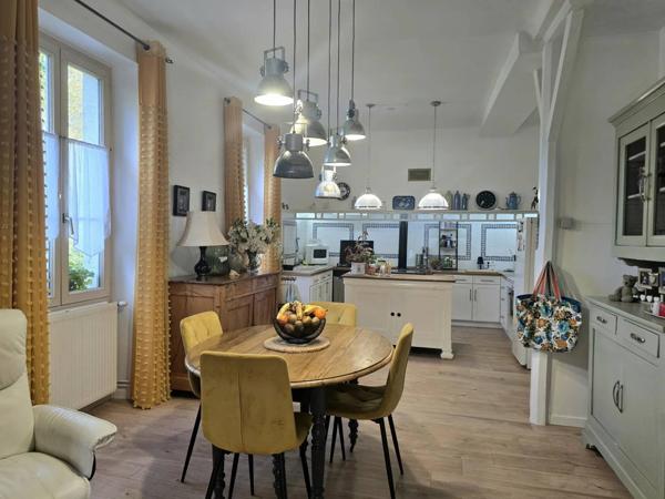 Moulin rénové avec goût et ses jolis volumes