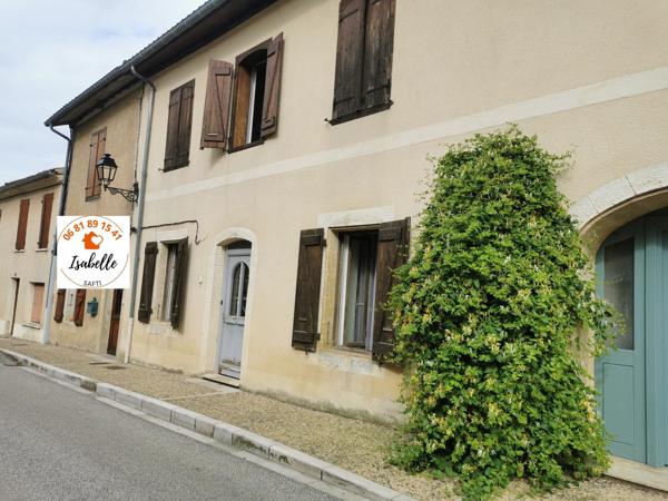 A 15 mn d’Auch, appartement dans un village : 4 chambres, 1 salle d bain, 1 salle d’eau, 2 WC.