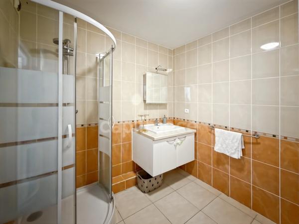 Tranquillité, vue mer et confort : découvrez ce T3 en résidence sécurisée à Bellepierre