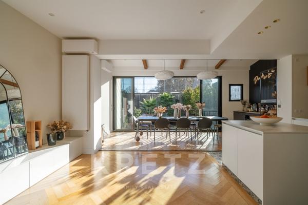 Maison Art déco rénovée avec jardin et garage