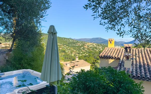 Appartement à vendre    4 pièces • 119,30 m2 Falicon