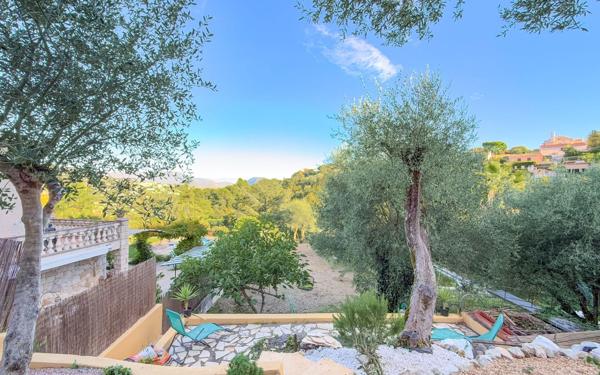 Appartement à vendre    4 pièces • 119,30 m2 Falicon