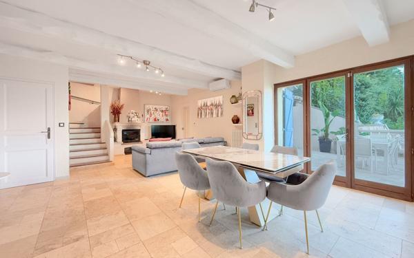 Appartement à vendre    4 pièces • 119,30 m2 Falicon