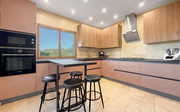 Appartement à vendre    4 pièces • 119,30 m2 Falicon