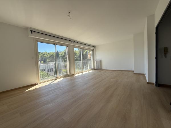 Appartement
         3 pièces
        - 81 m² Exclusivité 340 000 € *