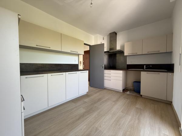 Appartement
         3 pièces
        - 81 m² Exclusivité 340 000 € *