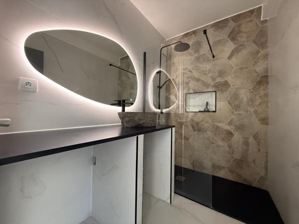 Appartement
         3 pièces
        - 81 m² Exclusivité 340 000 € *