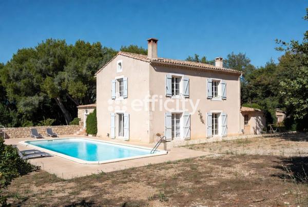 Maison
         5 pièces
        - 135 m² Bien prestige 649 000 € *