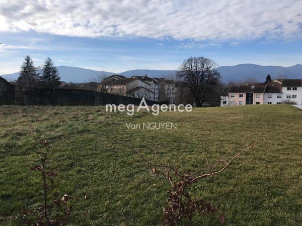 Terrain à BELLEY, 01300 - 902m²