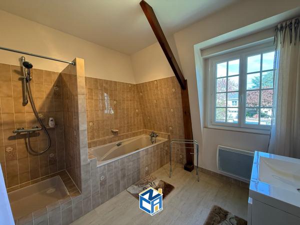 PROPRIETE SUR 5380M2 DE PARC ET JARDIN