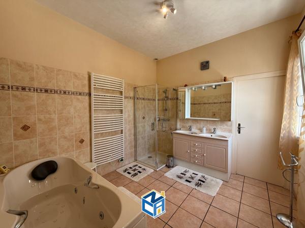 PROPRIETE SUR 5380M2 DE PARC ET JARDIN