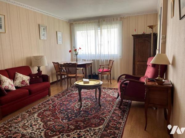 DIJON, Boulevard de la Marne, appartement de type IV avec garage au calme sur passage intérieur