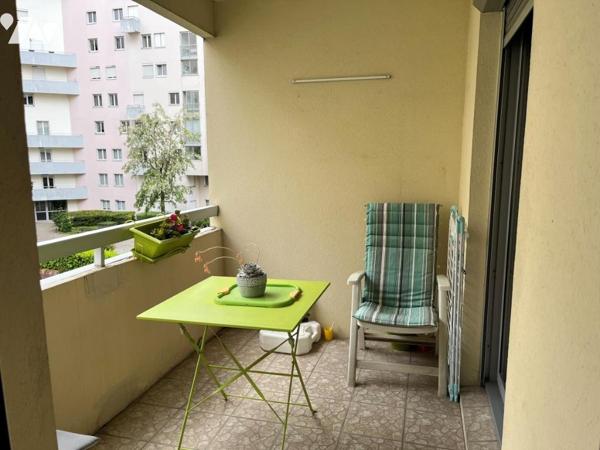 DIJON, Boulevard de la Marne, appartement de type IV avec garage au calme sur passage intérieur