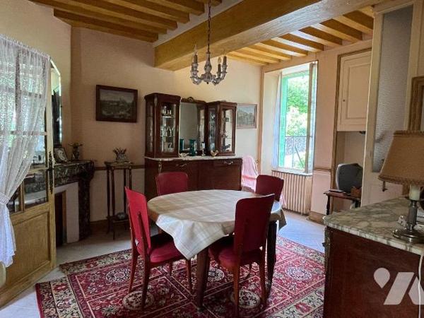 A VENDRE à LORMES (58140), ANCIEN MOULIN avec dépendances, bief et droit d'eau. 
Cet ancien mo...