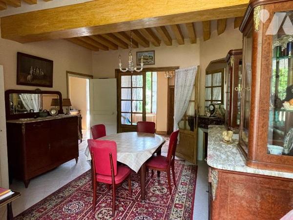 A VENDRE à LORMES (58140), ANCIEN MOULIN avec dépendances, bief et droit d'eau. 
Cet ancien mo...