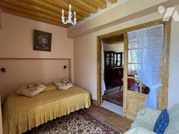 A VENDRE à LORMES (58140), ANCIEN MOULIN avec dépendances, bief et droit d'eau. 
Cet ancien mo...