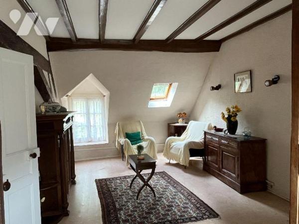 A VENDRE à LORMES (58140), ANCIEN MOULIN avec dépendances, bief et droit d'eau. 
Cet ancien mo...