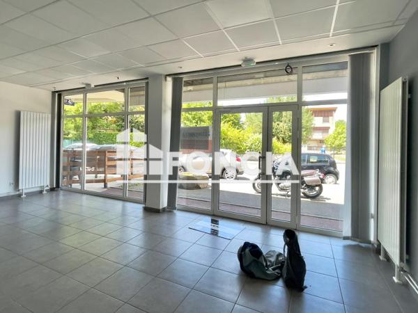 Location Local commercial 1 pièce - Fontaine 38600