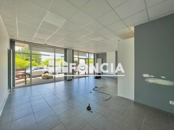 Location Local commercial 1 pièce - Fontaine 38600