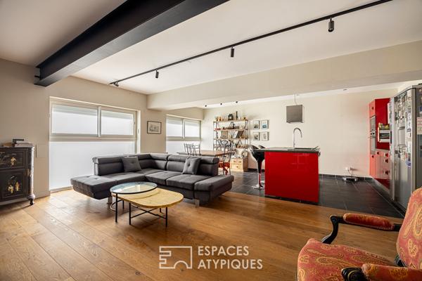 Loft dans une ancienne fabrique de poupées avec terrasse