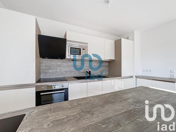 Appartement 2 pièces de 42 m² à Vert-Saint-Denis (77240)