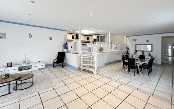 Maison à vendre    4 pièces • 173 m2 Boulazac