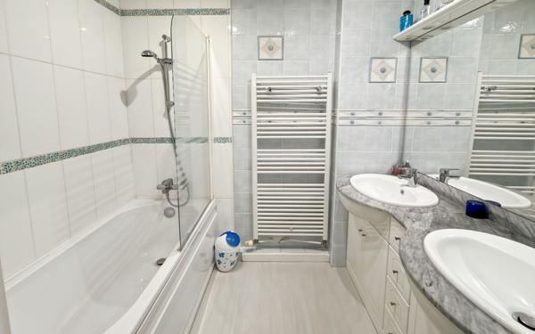 Maison à vendre    4 pièces • 173 m2 Boulazac