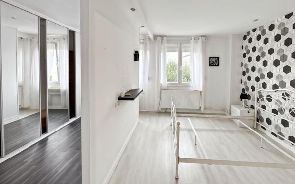 Maison à vendre    4 pièces • 173 m2 Boulazac