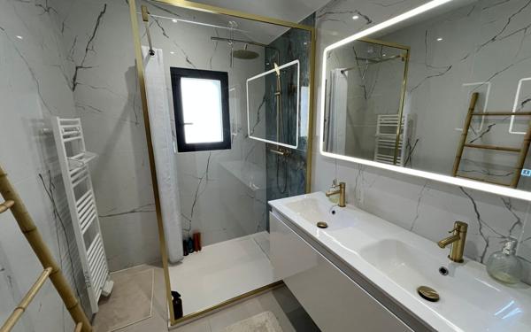 Maison à vendre    5 pièces •  L'Isle-sur-la-Sorgue